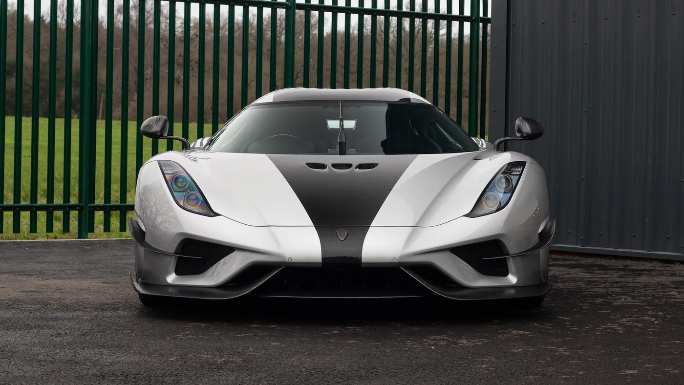 2021 Koenigsegg Regera proposée par un concessionnaire spécialisé à Sunningdale, Royaume-Uni, photo 6 sur 10