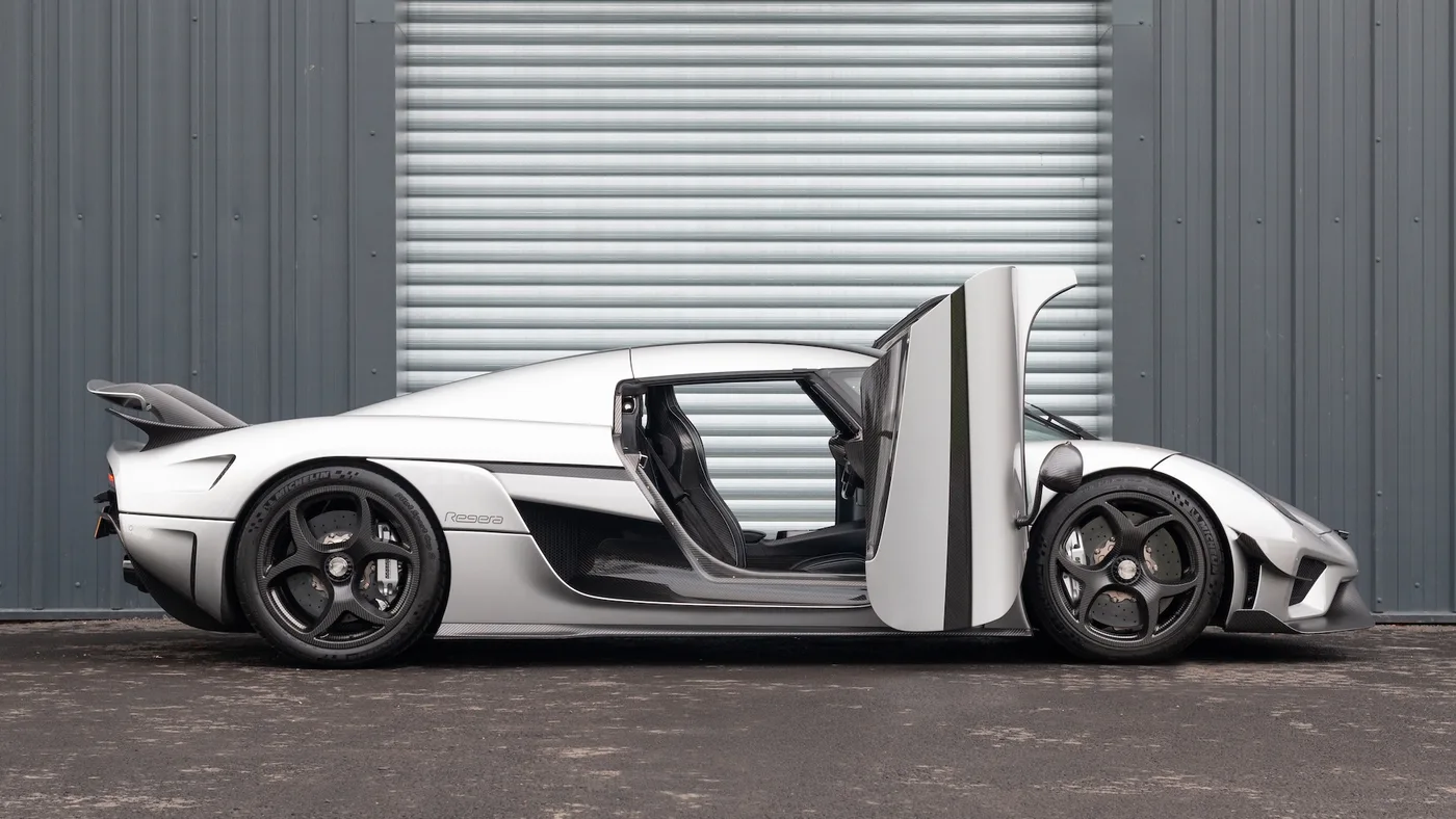 2021 Koenigsegg Regera proposée par un concessionnaire spécialisé à Sunningdale, Royaume-Uni, photo 10 sur 10
