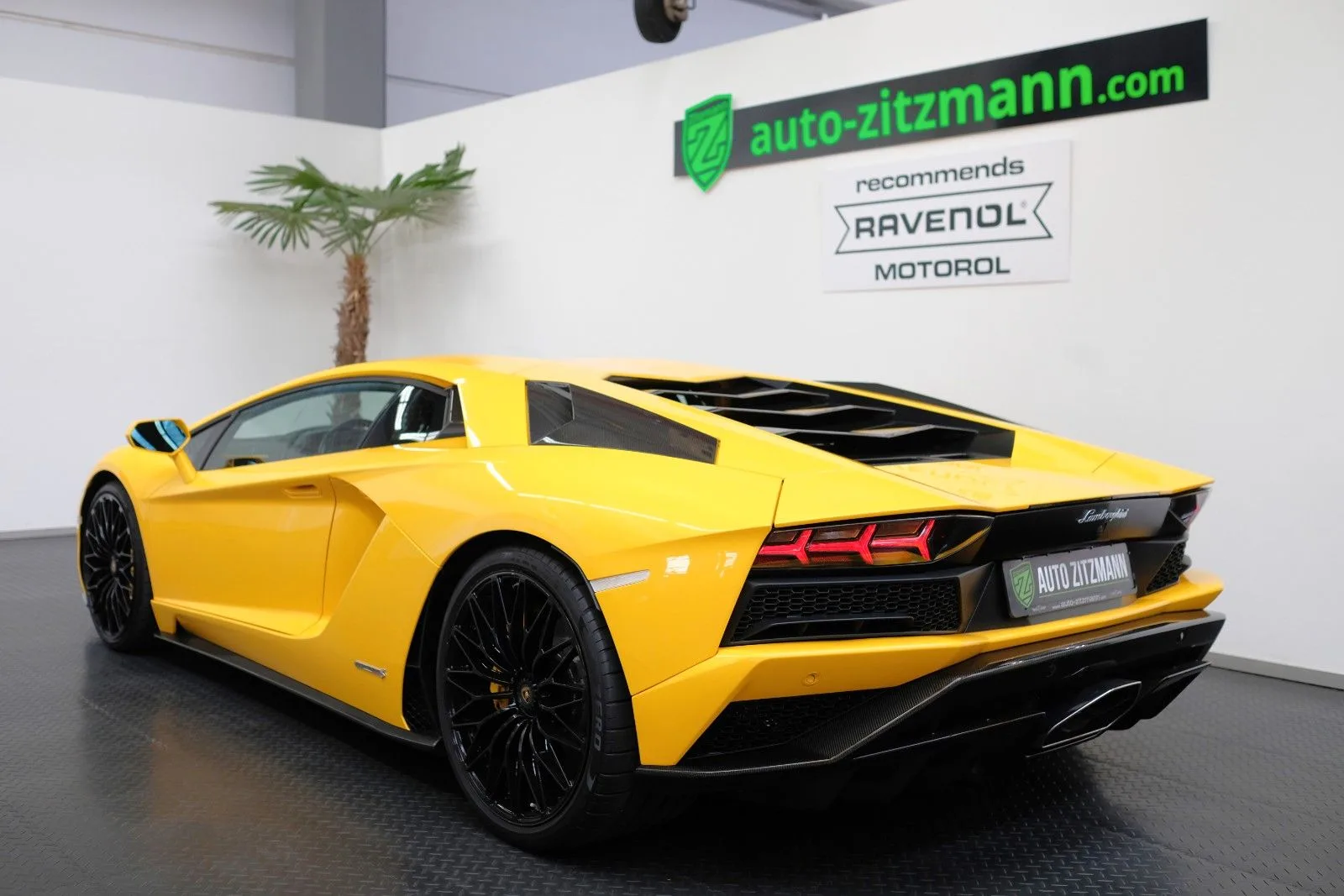 2021 Lamborghini Aventador S, 2/30