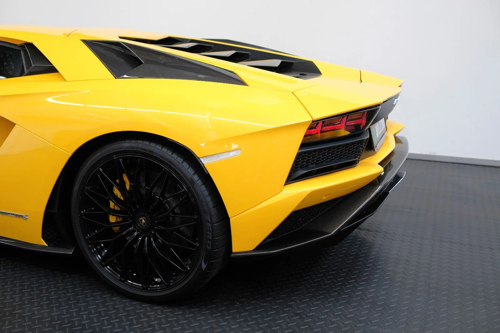 2021 Lamborghini Aventador S, 8/30