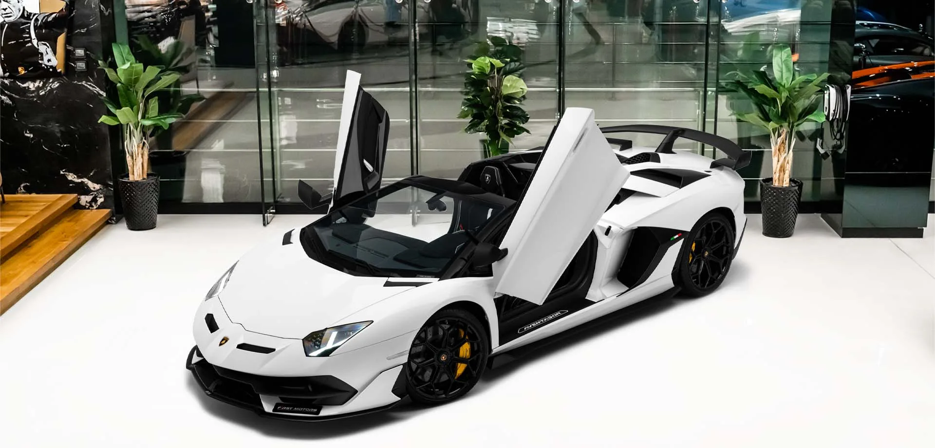 2021 Lamborghini Aventador SVJ Roadster angeboten von einem Fachhändler in Dubai, Vereinigte Arabische Emirate, Hauptfoto