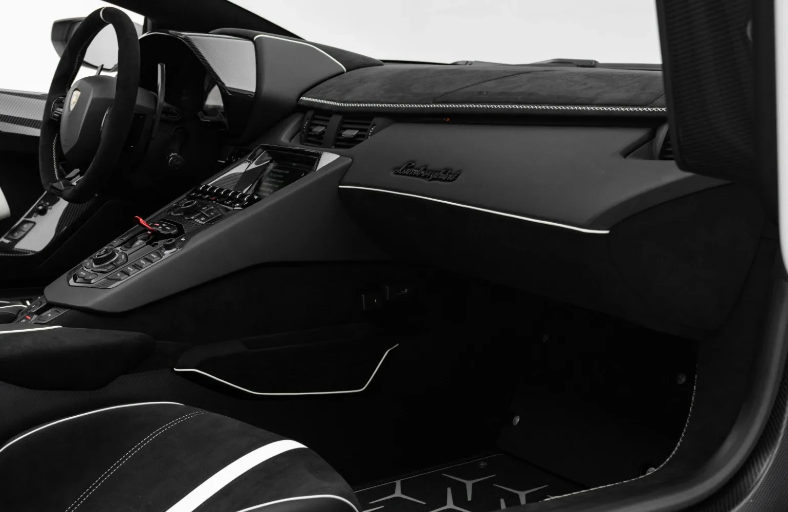2021 Lamborghini Aventador SVJ Roadster, 8/30
