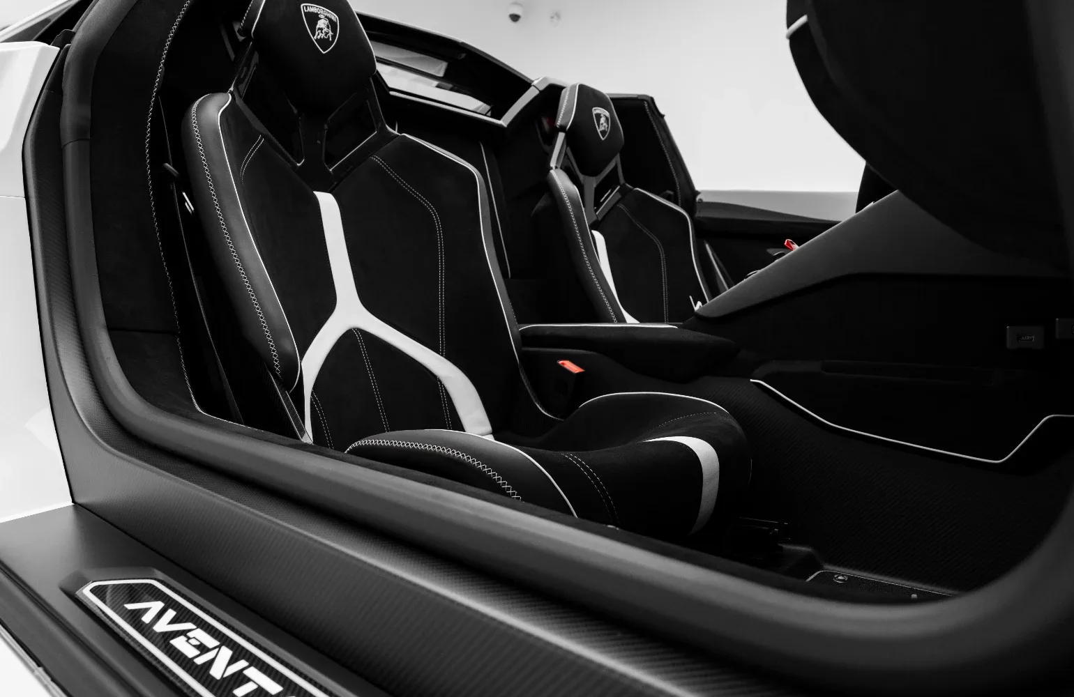 2021 Lamborghini Aventador SVJ Roadster, 13/30