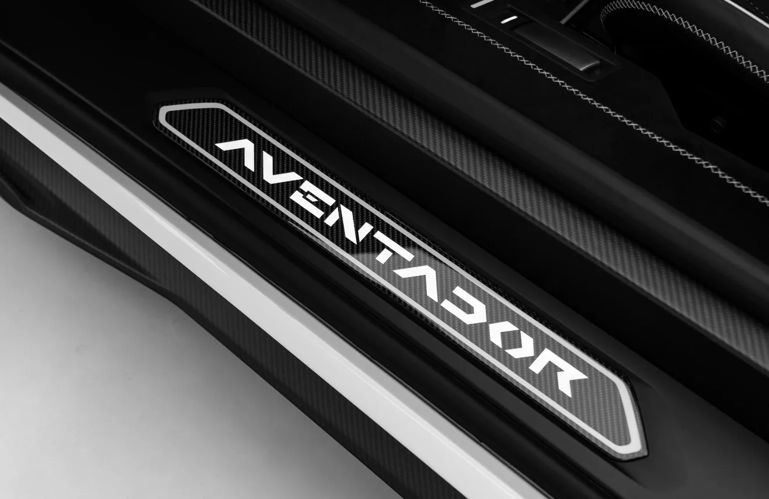 2021 Lamborghini Aventador SVJ Roadster, 14/30