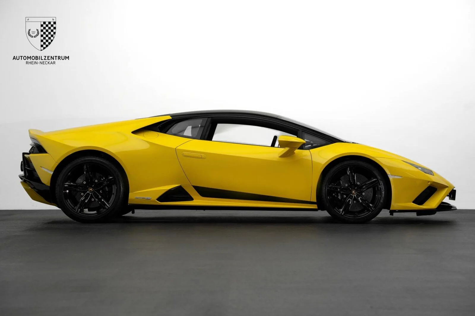 2021 Lamborghini Huracán Evo RWD, 8/30