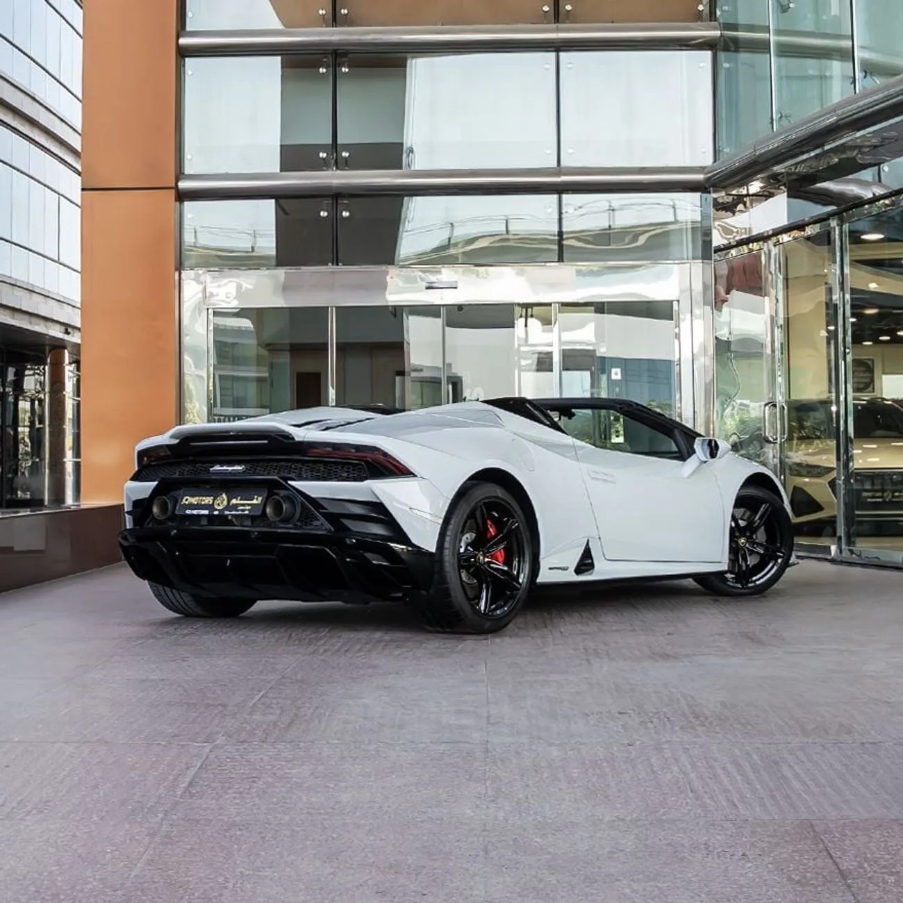 2021 Lamborghini Huracán EVO Spyder angeboten von einem Fachhändler in Dubai, Vereinigte Arabische Emirate, Foto 3 von 20