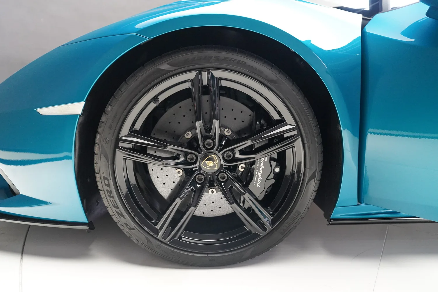 2021 Lamborghini Huracán EVO Spyder, 6/17