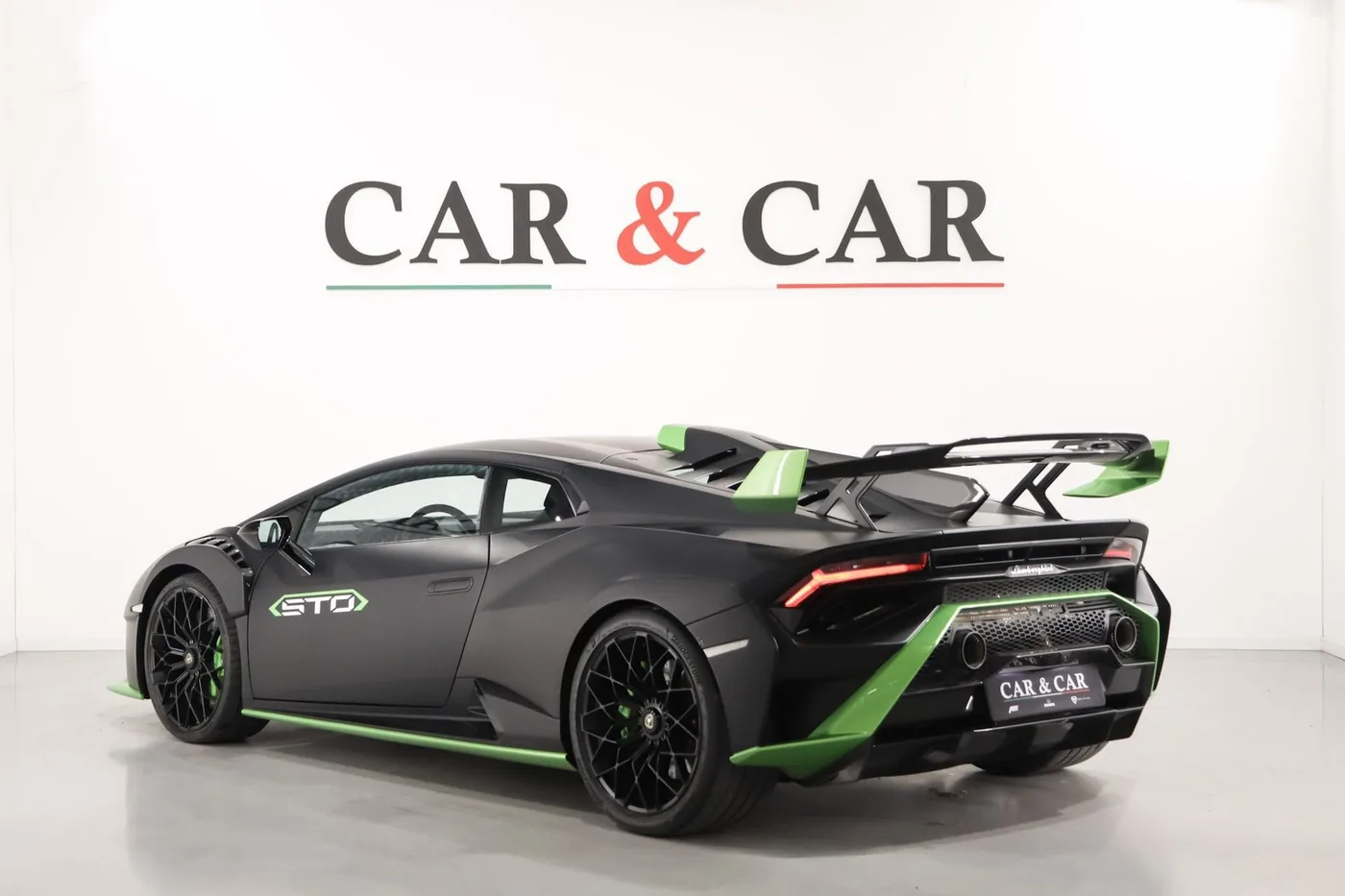 2021 Lamborghini Huracán STO offered by a supercar dealer in Zibido San Giacomo, Italy, photo 2 of 24