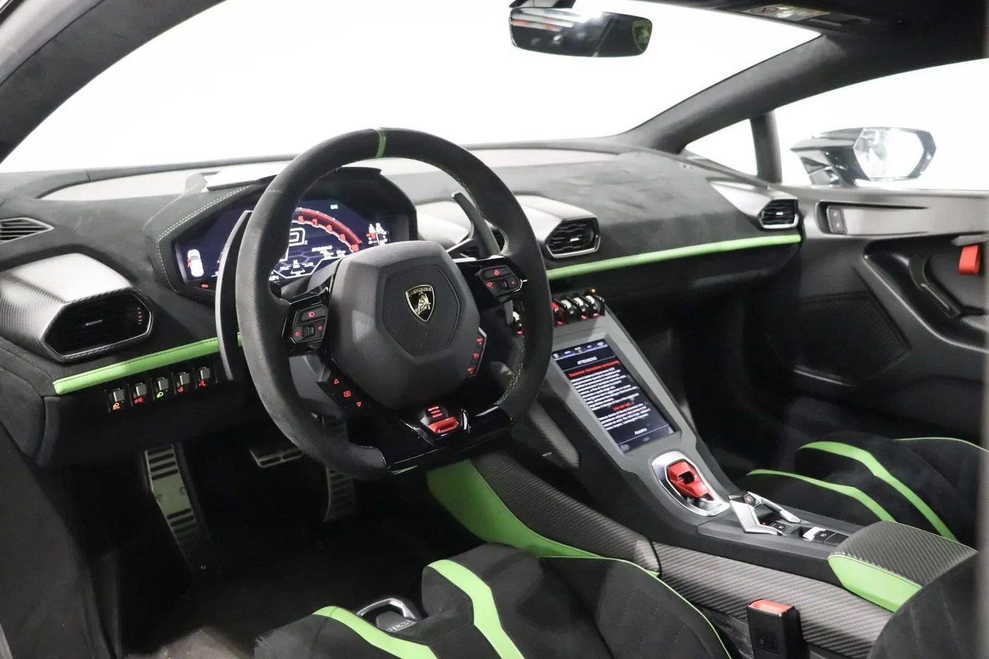 2021 Lamborghini Huracán STO offered by a supercar dealer in Zibido San Giacomo, Italy, photo 8 of 24