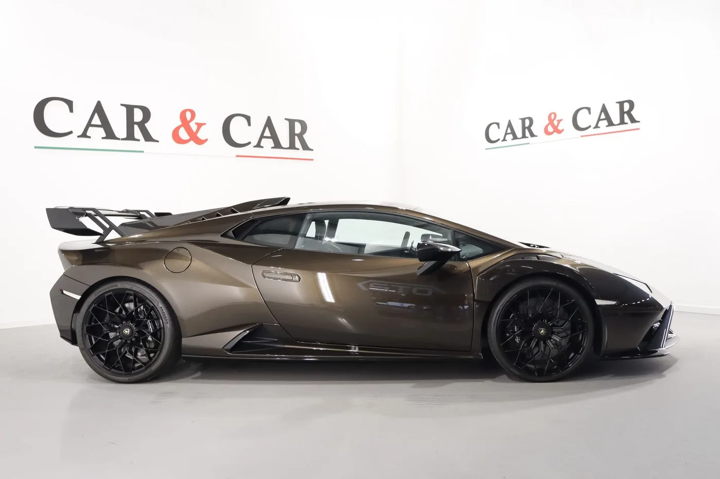 2021 Lamborghini Huracán STO proposée par un spécialiste de la supercar à Zibido San Giacomo, Italie, photo 5 sur 25