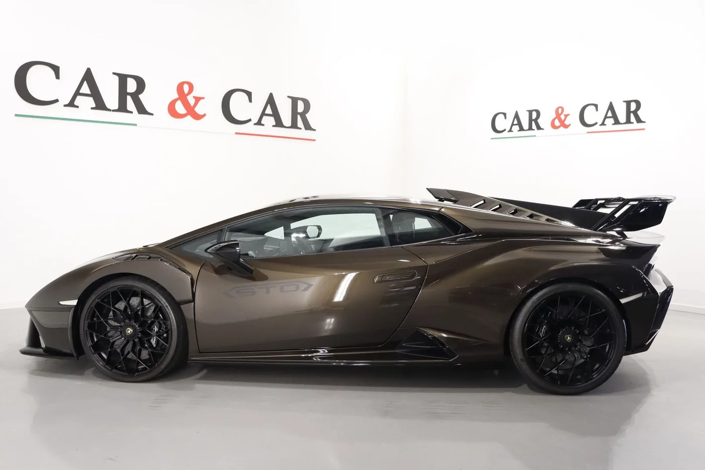 2021 Lamborghini Huracán STO proposée par un spécialiste de la supercar à Zibido San Giacomo, Italie, photo 6 sur 25