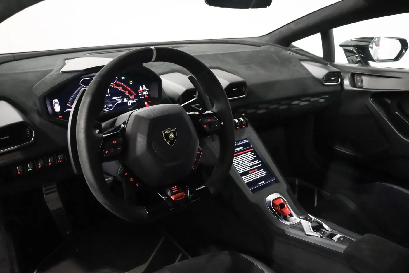2021 Lamborghini Huracán STO proposée par un spécialiste de la supercar à Zibido San Giacomo, Italie, photo 8 sur 25