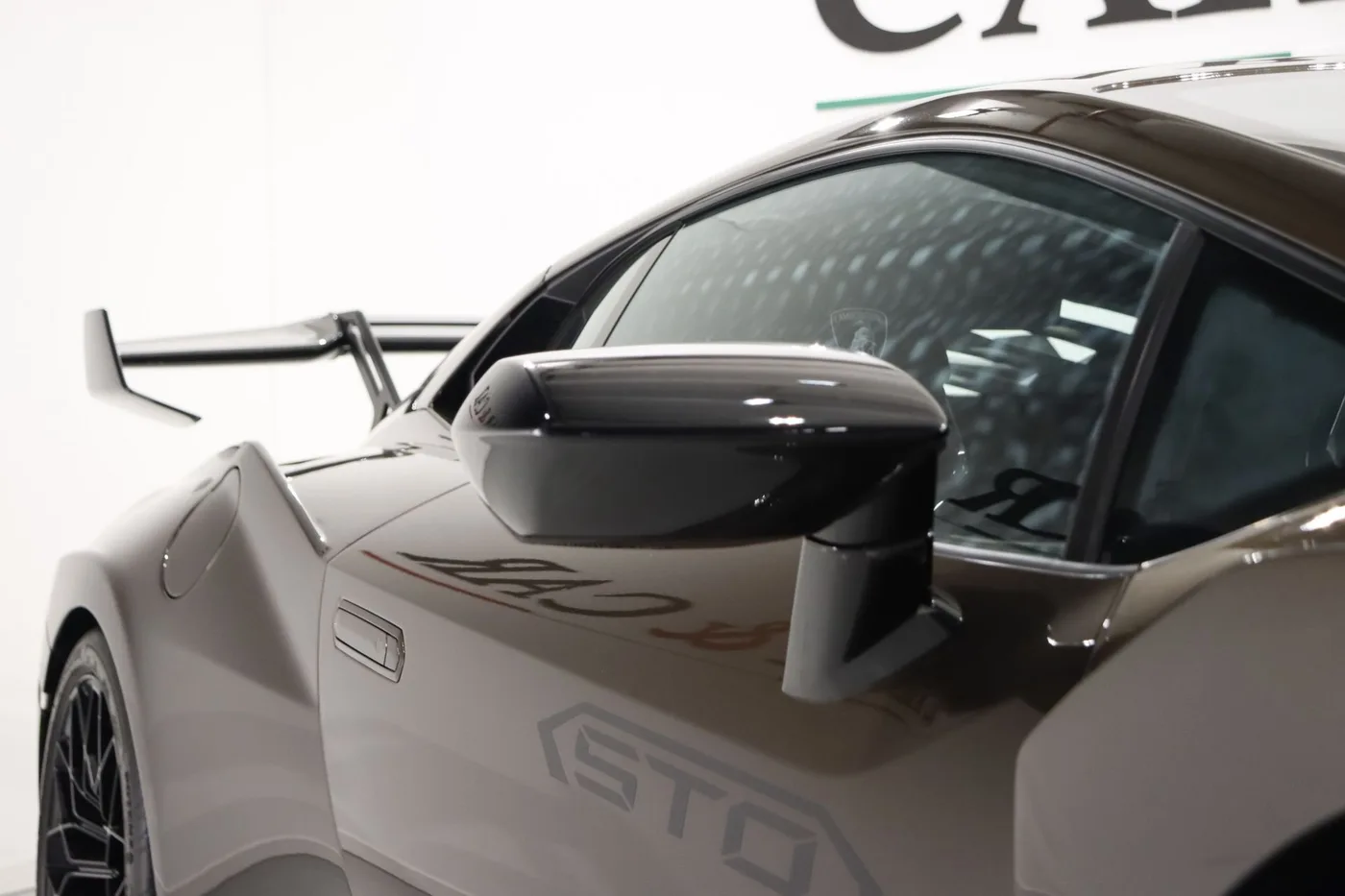 2021 Lamborghini Huracán STO proposée par un spécialiste de la supercar à Zibido San Giacomo, Italie, photo 15 sur 25