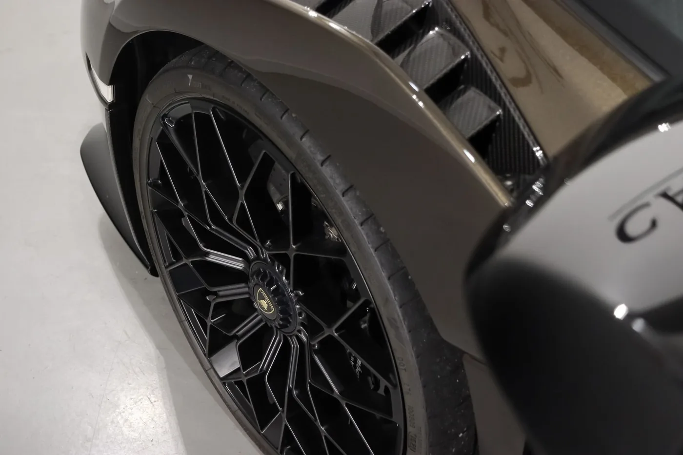 2021 Lamborghini Huracán STO proposée par un spécialiste de la supercar à Zibido San Giacomo, Italie, photo 20 sur 25