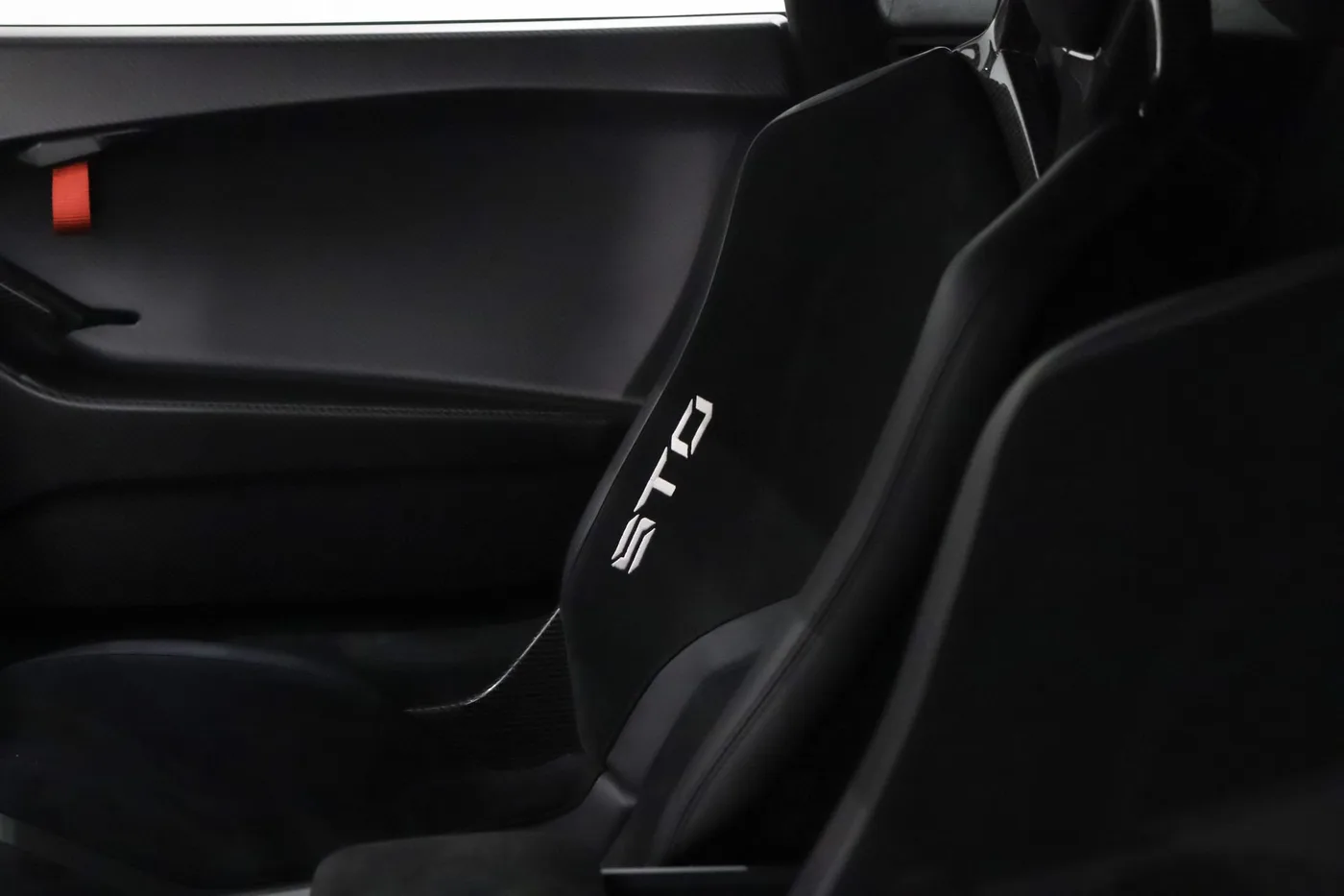 2021 Lamborghini Huracán STO proposée par un spécialiste de la supercar à Zibido San Giacomo, Italie, photo 21 sur 25