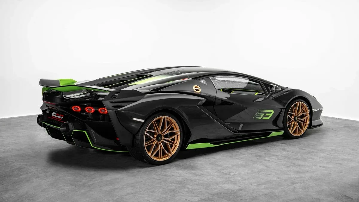 2021 Lamborghini Sián FKP 37 offered by a specialist dealer in Dubai, United Arab Emirates, photo 3 of 25