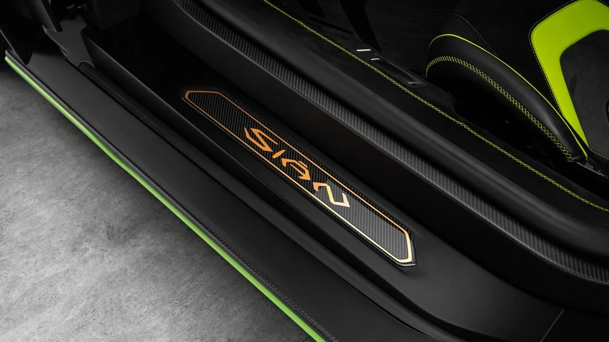 2021 Lamborghini Sián FKP 37 offered by a specialist dealer in Dubai, United Arab Emirates, photo 11 of 25