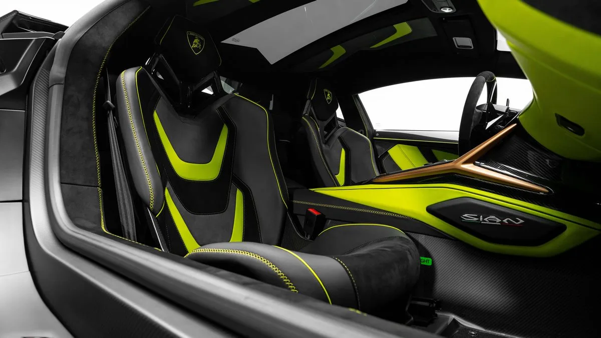 2021 Lamborghini Sián FKP 37 offered by a specialist dealer in Dubai, United Arab Emirates, photo 22 of 25