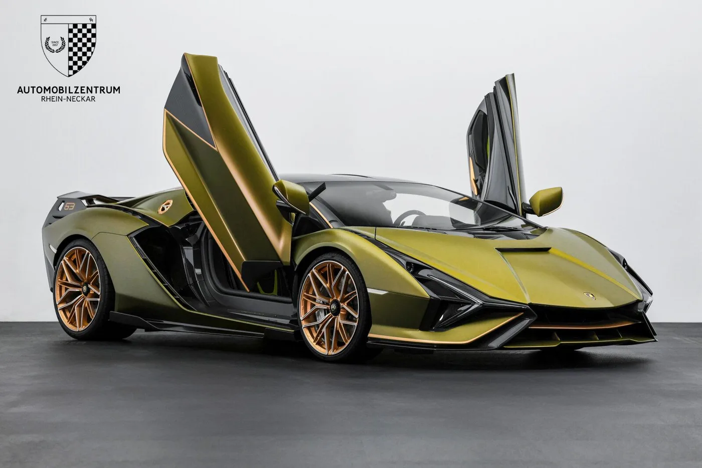 2021 Lamborghini Sián FKP 37 offered by a supercar dealer in Viernheim, Germany, photo 3 of 25