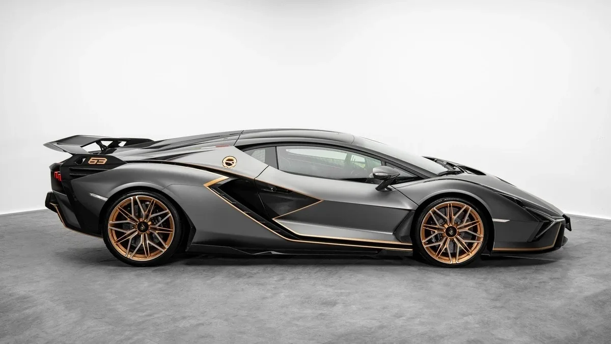 2021 Lamborghini Sián FKP 37, 3/24