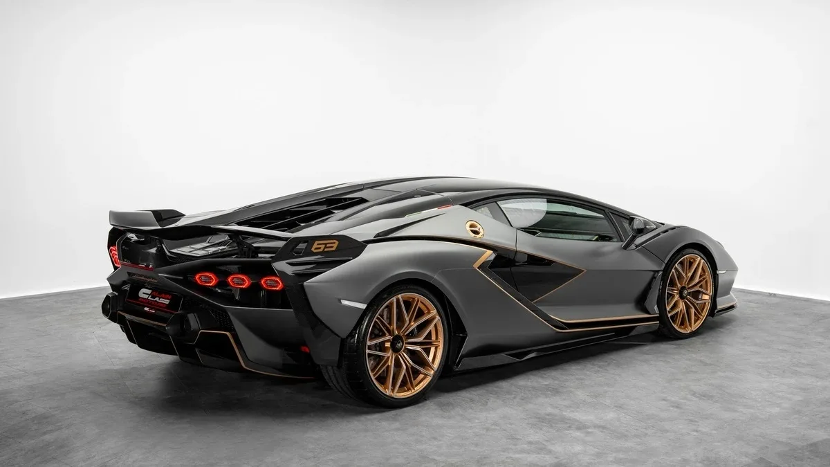 2021 Lamborghini Sián FKP 37, 4/24