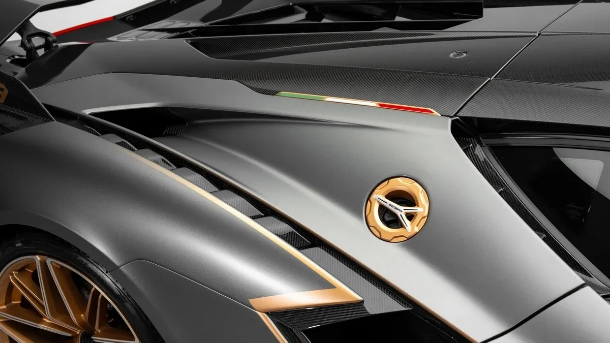 2021 Lamborghini Sián FKP 37, 13/24