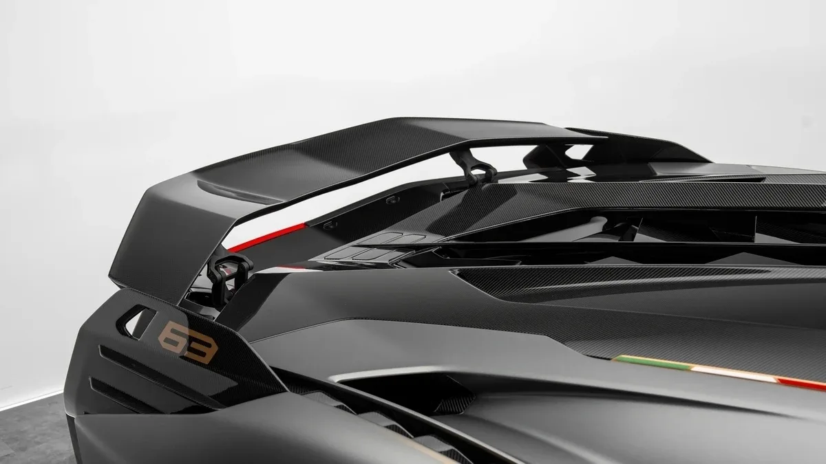 2021 Lamborghini Sián FKP 37, 14/24