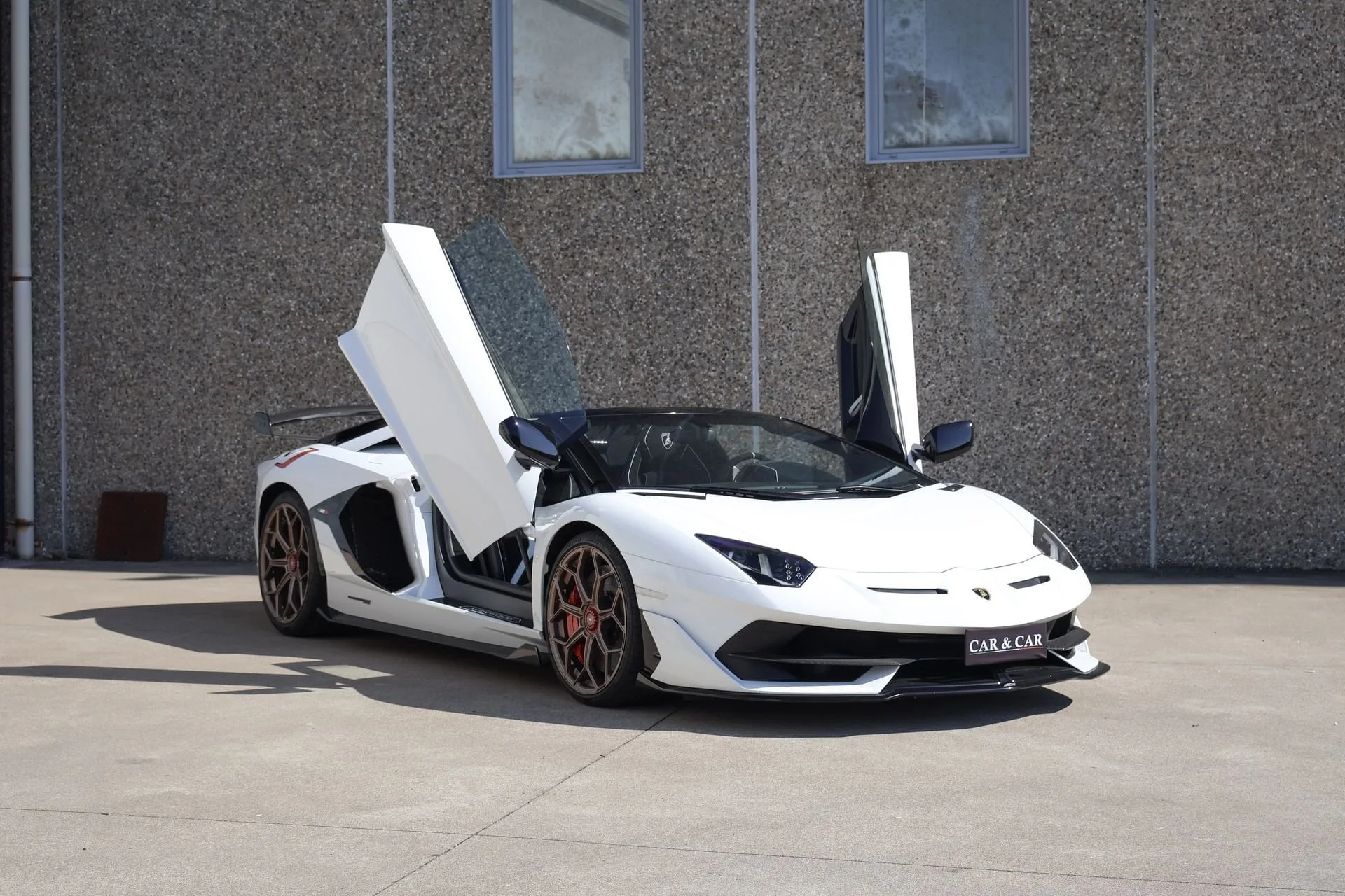 2021 Lamborghini Aventador SVJ Roadster angeboten von einem Fachhändler in Zibido San Giacomo, Italien, Hauptfoto