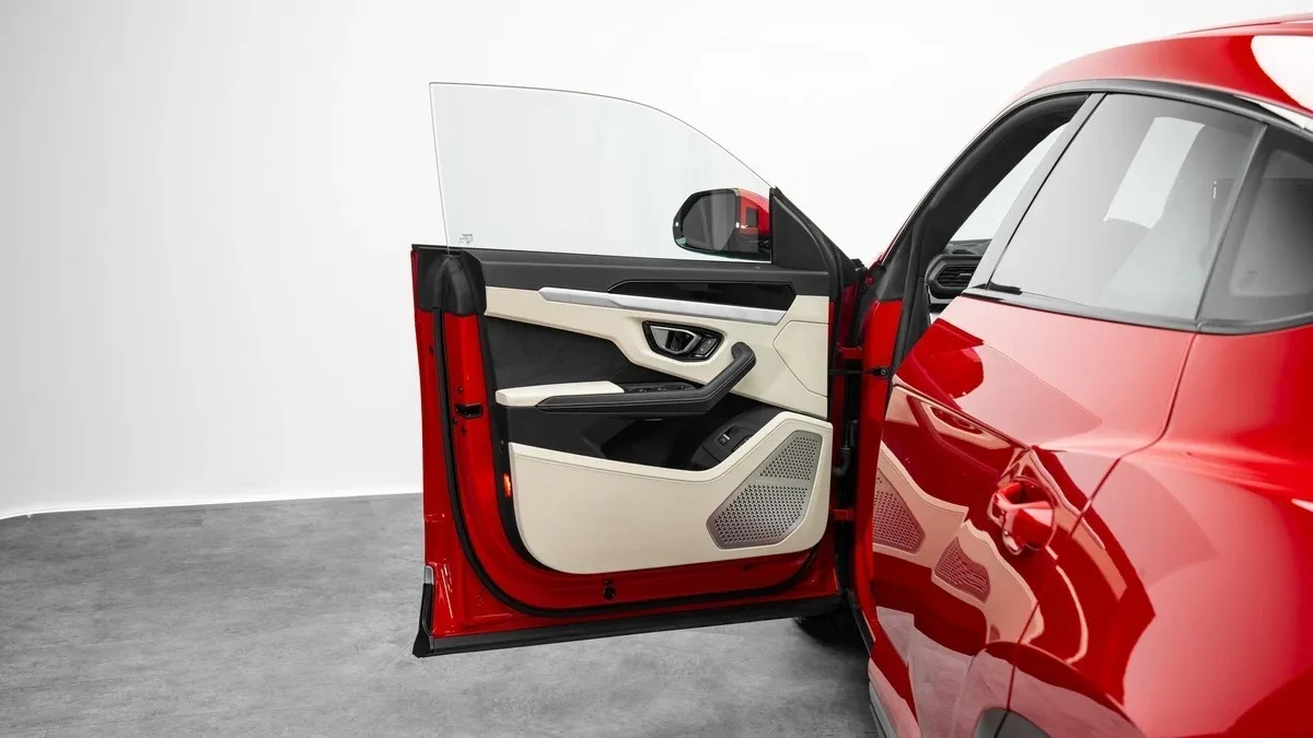 2021 Lamborghini Urus proposée par un concessionnaire spécialisé à Dubai, Émirats arabes unis, photo 8 sur 25