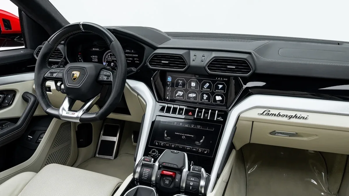 2021 Lamborghini Urus proposée par un concessionnaire spécialisé à Dubai, Émirats arabes unis, photo 15 sur 25