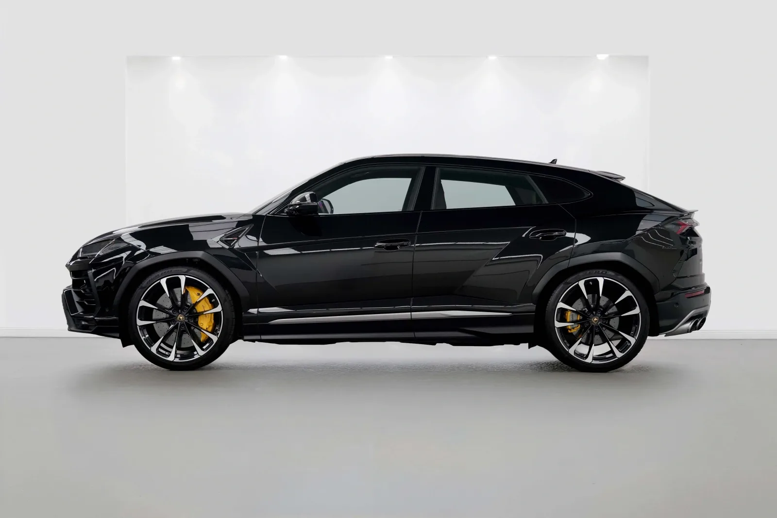 2021 Lamborghini Urus, 2/17