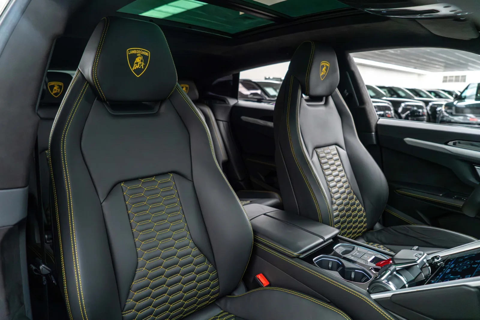 2021 Lamborghini Urus, 14/17
