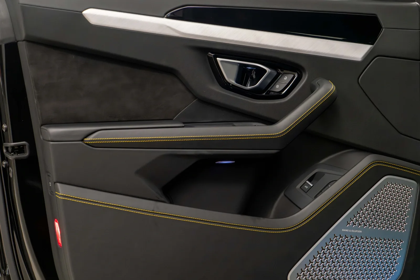2021 Lamborghini Urus, 16/17