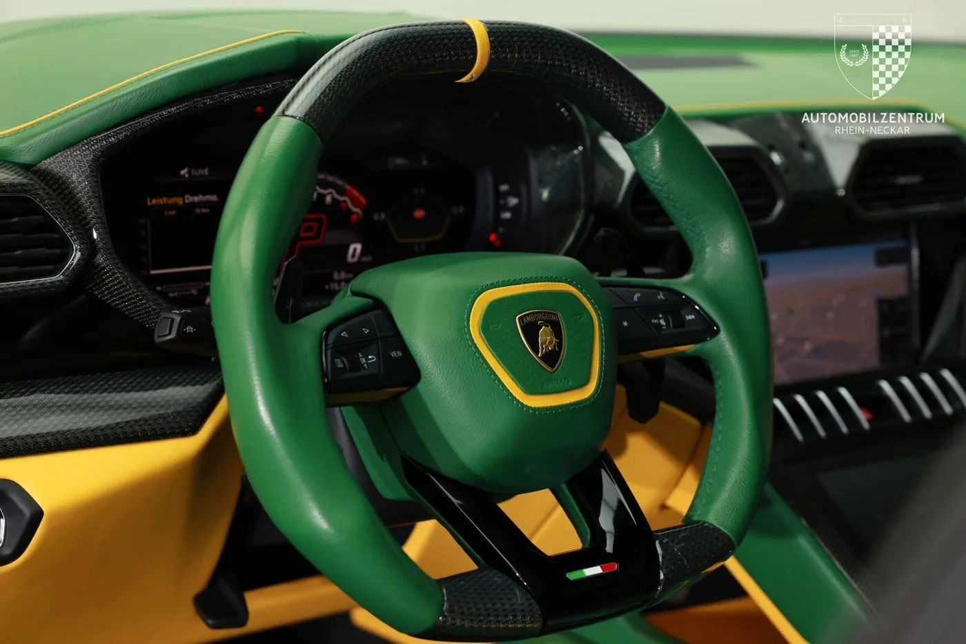 2021 Lamborghini Urus offered by a supercar dealer in Viernheim, Germany, photo 18 of 25