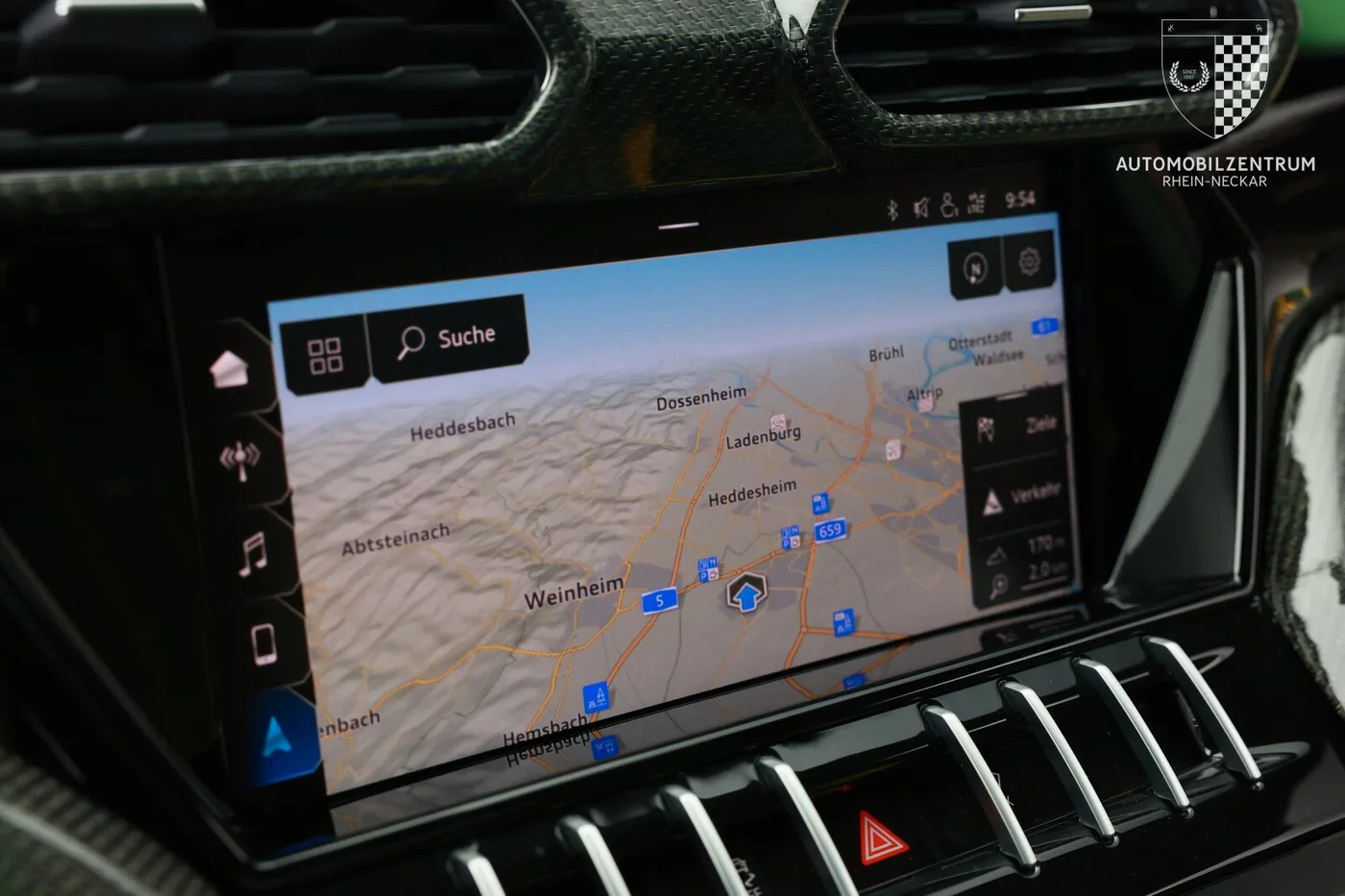 2021 Lamborghini Urus offered by a supercar dealer in Viernheim, Germany, photo 20 of 25