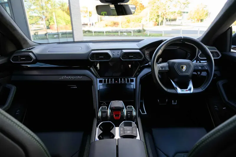 2021 Lamborghini Urus, 10/20