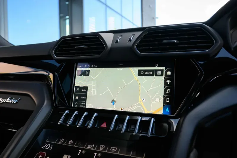 2021 Lamborghini Urus, 12/20