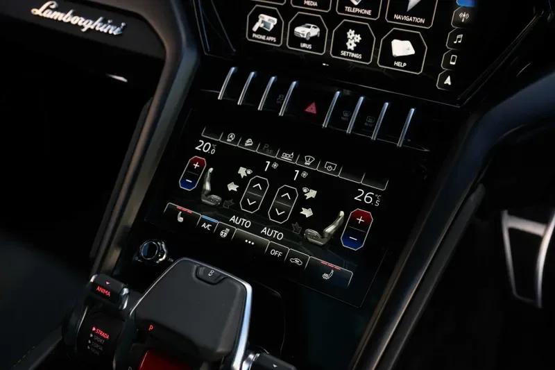2021 Lamborghini Urus, 14/20