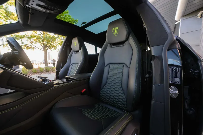 2021 Lamborghini Urus, 17/20