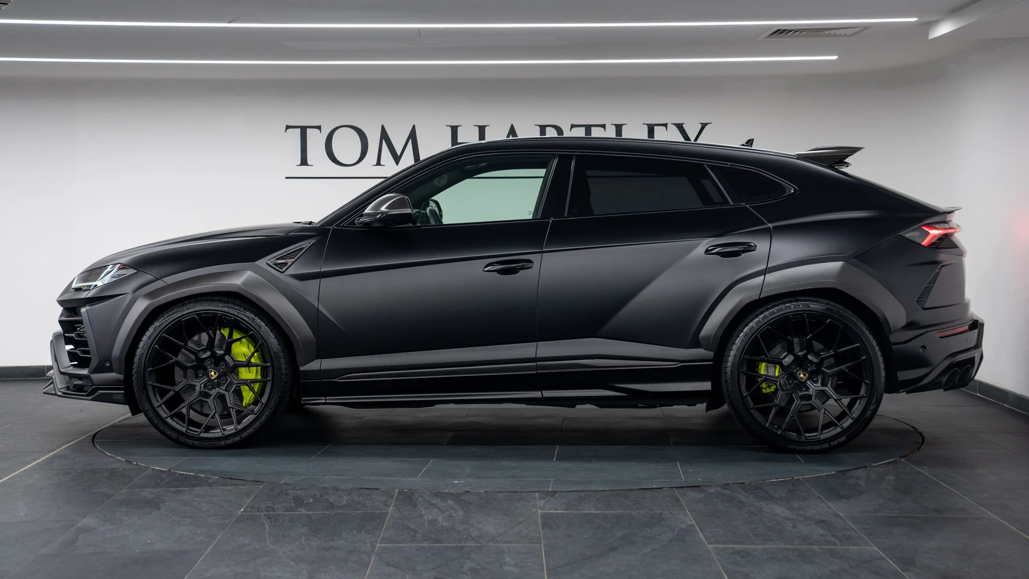2021 Lamborghini Urus Graphite Capsule, Urban Automotive, 4/30
