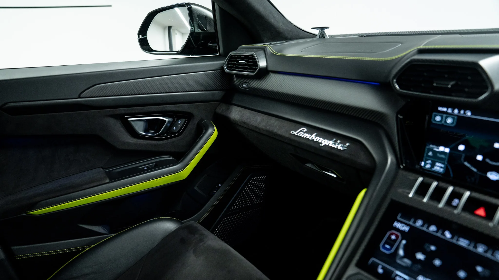 2021 Lamborghini Urus Graphite Capsule, Urban Automotive, 29/30