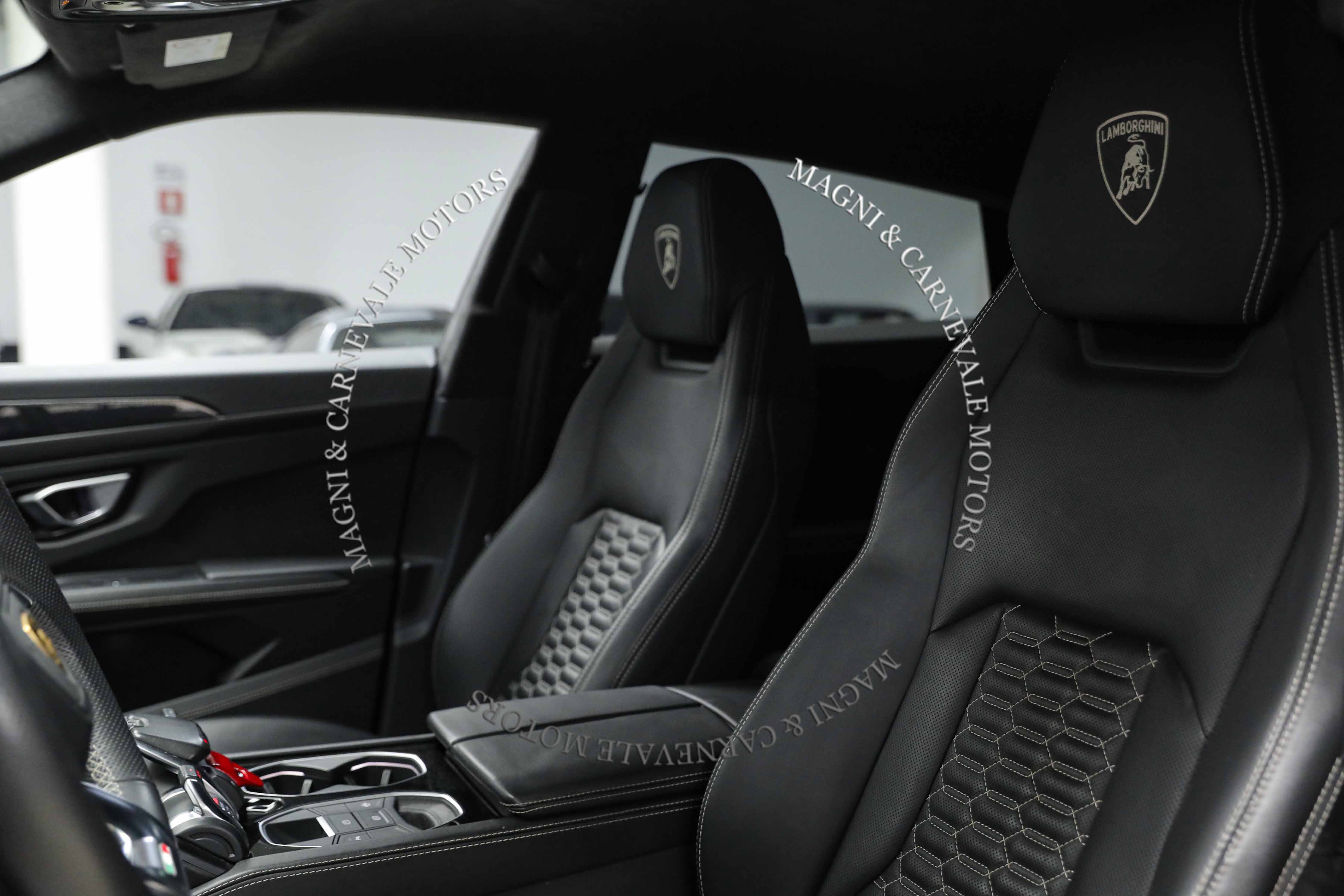 2021 Lamborghini Urus angeboten von einem Fachhändler in Milan, Italien, Foto 17 von 20