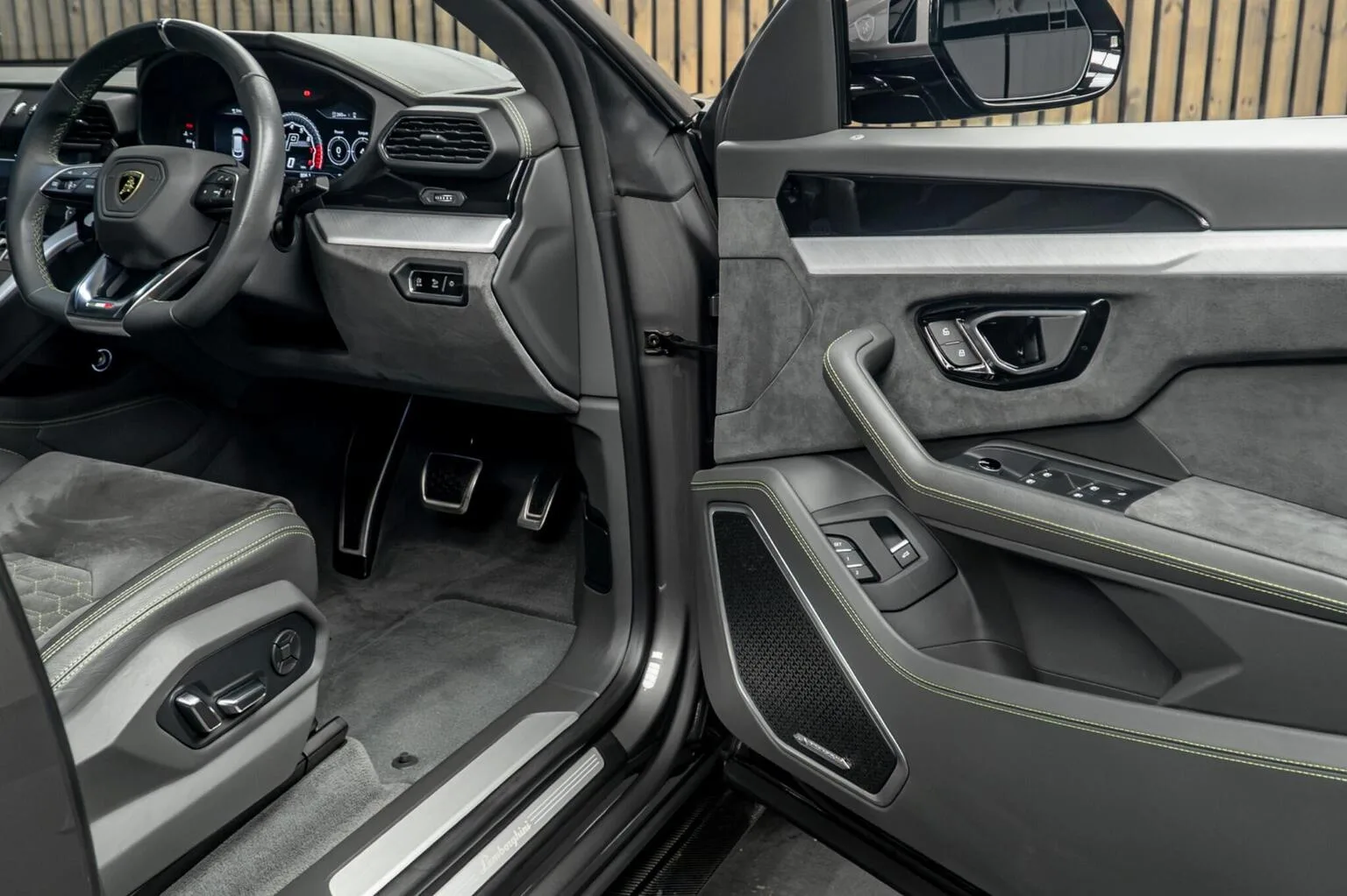2021 Lamborghini Urus Urban Automotive, 29/30
