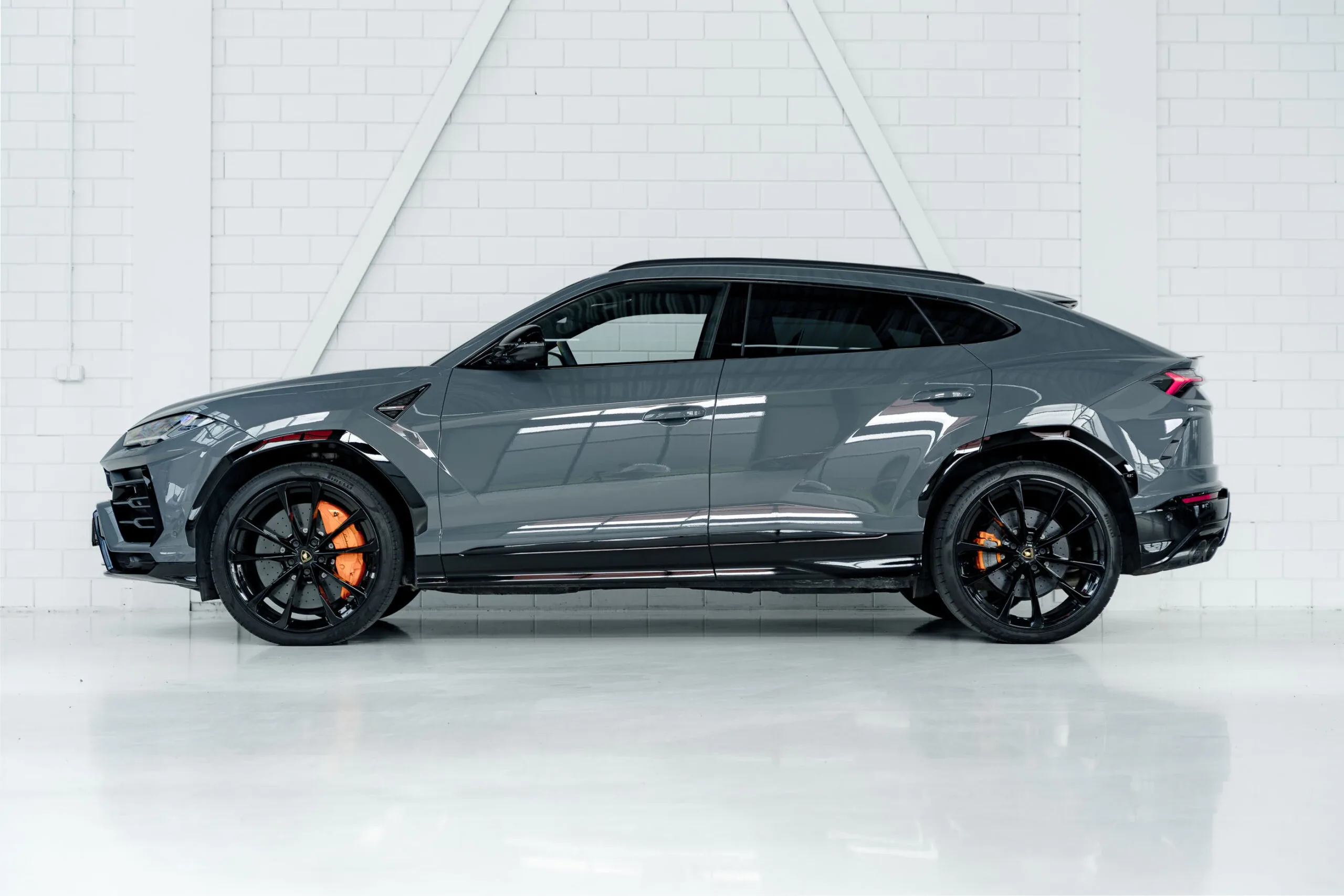 2021 Lamborghini Urus, 2/30