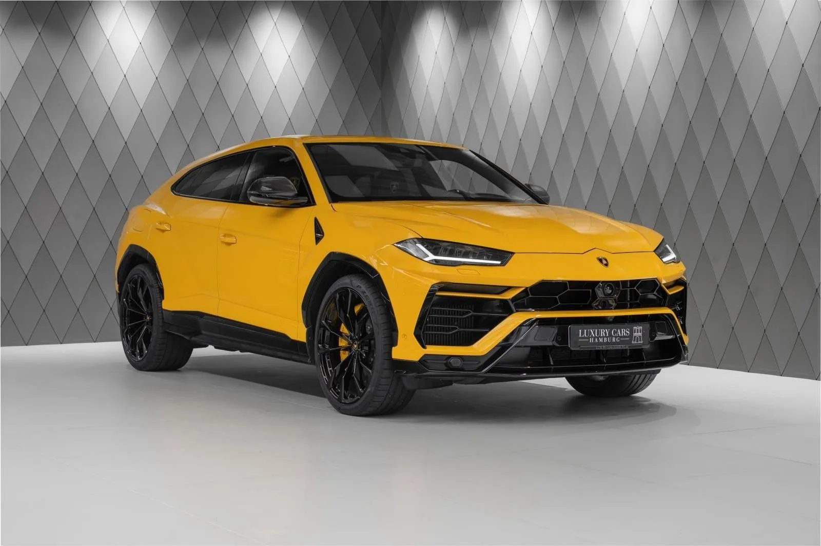 2021 Lamborghini Urus S proposée par un spécialiste de la supercar à Schenefeld, Allemagne, photo principale