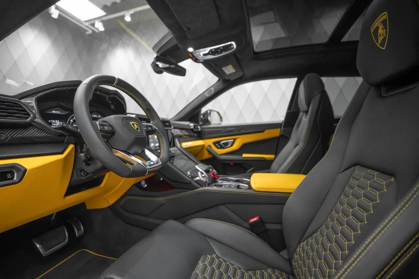 2021 Lamborghini Urus S angeboten von einem Supersportwagenhändler in Schenefeld, Deutschland, Foto 13 von 25
