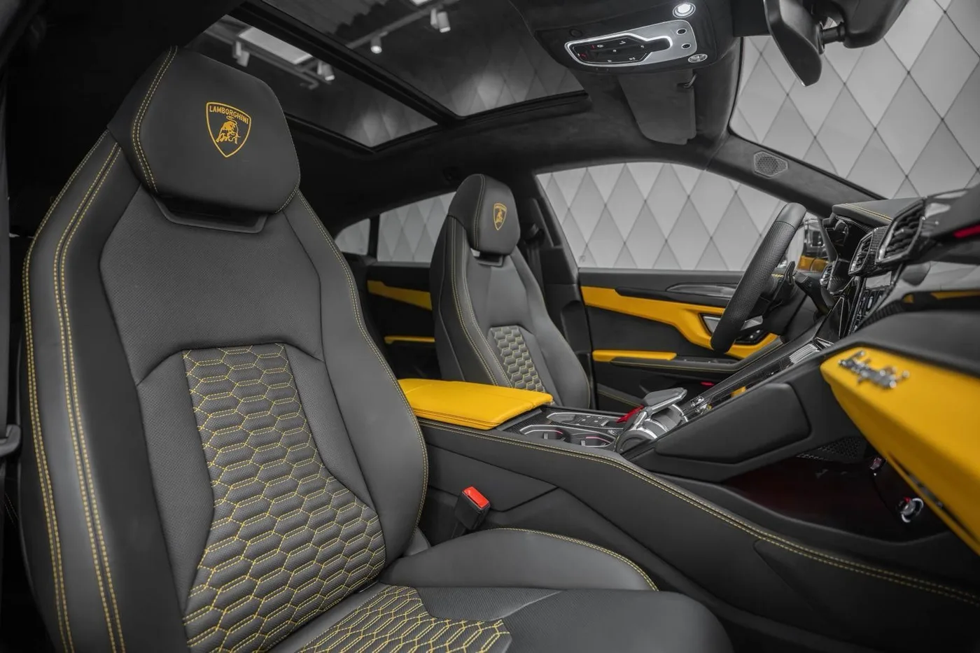 2021 Lamborghini Urus S angeboten von einem Supersportwagenhändler in Schenefeld, Deutschland, Foto 15 von 25