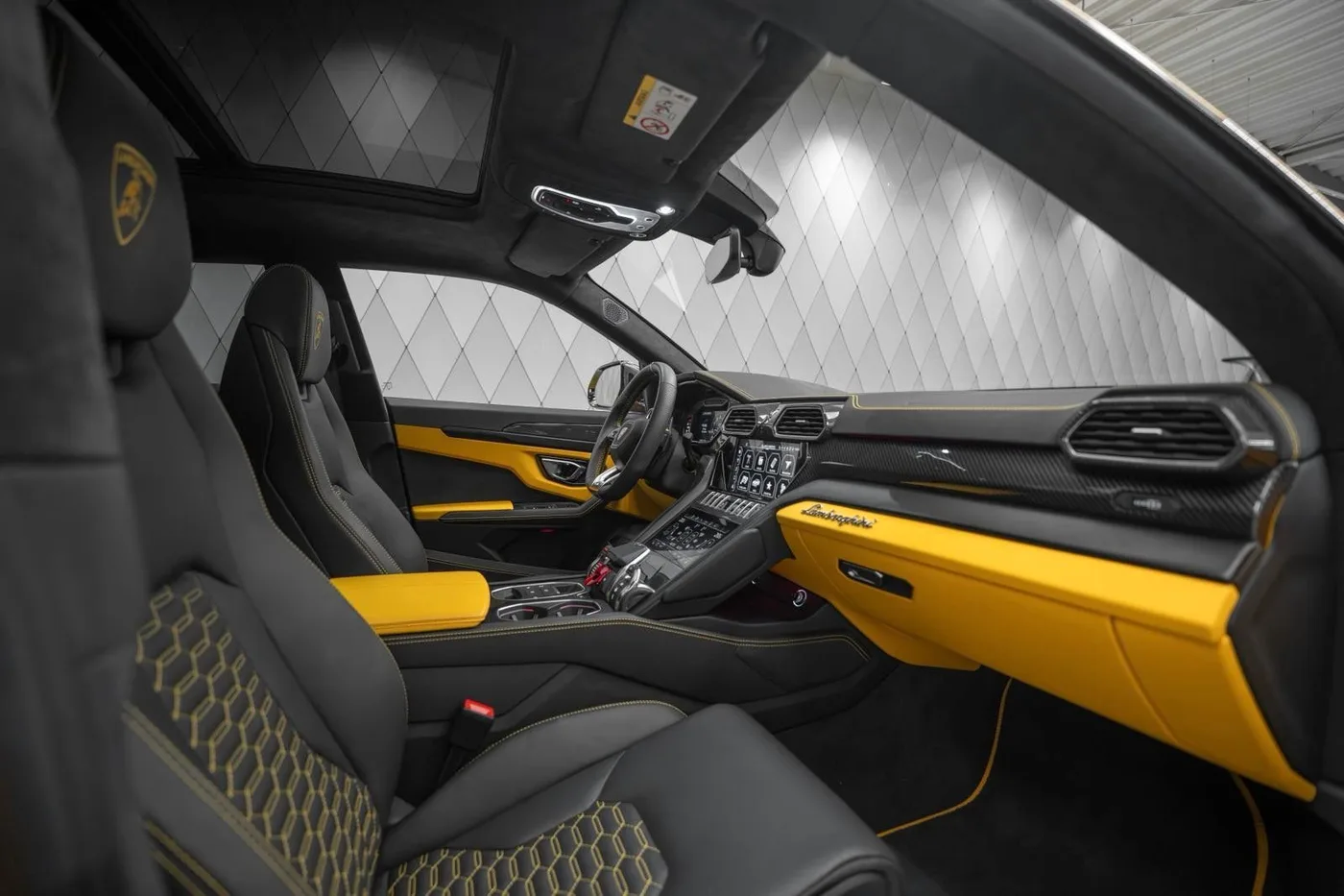 2021 Lamborghini Urus S angeboten von einem Supersportwagenhändler in Schenefeld, Deutschland, Foto 16 von 25