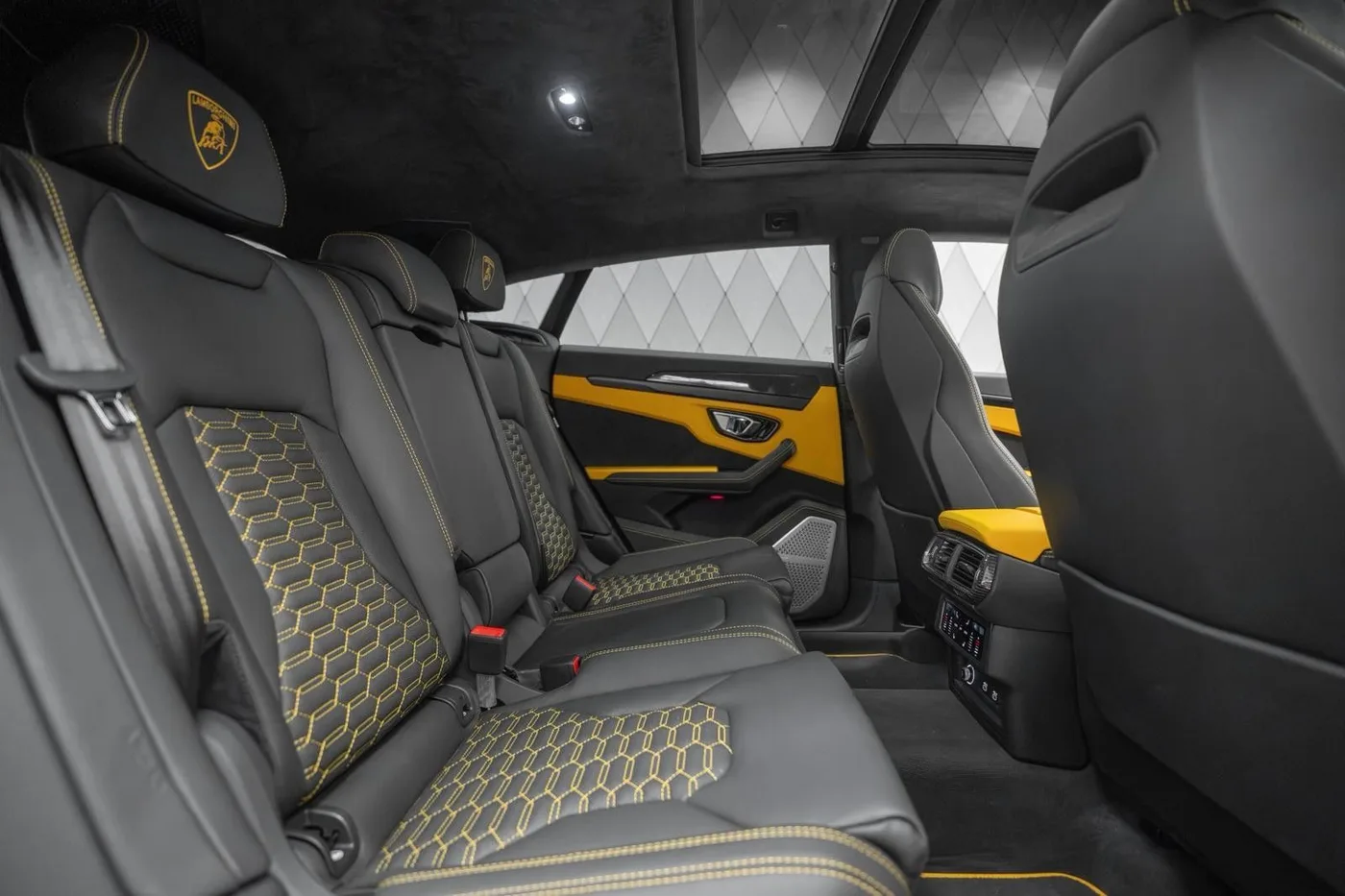2021 Lamborghini Urus S angeboten von einem Supersportwagenhändler in Schenefeld, Deutschland, Foto 17 von 25