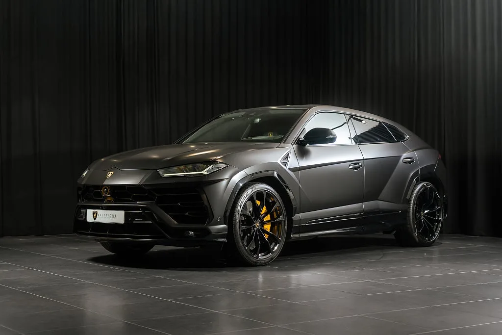 2021 Lamborghini Urus offered by an authorised dealer in Arlöv, Sweden, main photo
